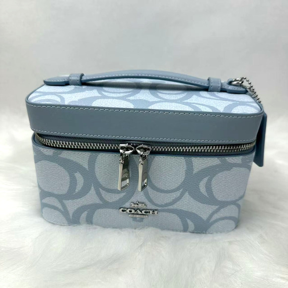 COACH Cosmetic Case In Sketch Signature Canvas CBK45 Silver/Ice Blue NWT - Picture 1 of 7